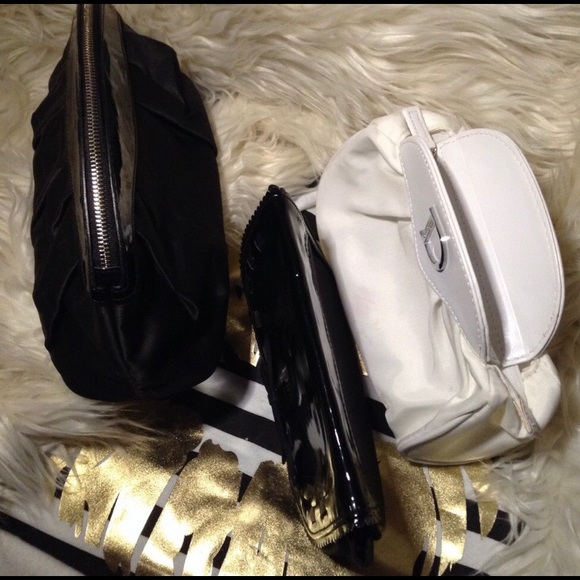 Dior Cosmetic Bags - Picture 3 of 7